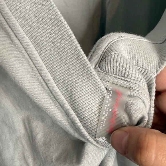 NWT Free People Movement Hot Shot Reversible Tee Light Gray M - Picture 5 of 5